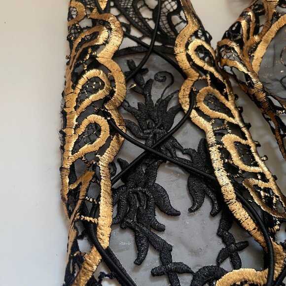 Black & Gold Gothic Lace Fingerless Gloves - Picture 2 of 9